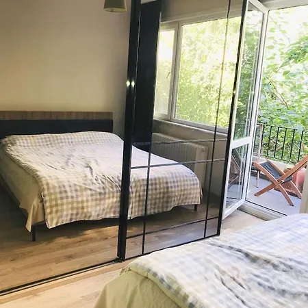 Appartement Loop With Attractions, In Tesvikiye, 80m2, 1+1 Istanboel
