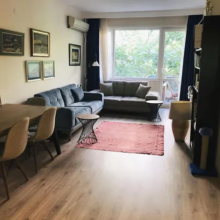 Loop With Attractions, In Tesvikiye, 80m2, 1+1 Appartement