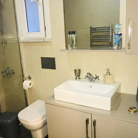 Appartement Loop With Attractions, In Tesvikiye, 80m2, 1+1 *